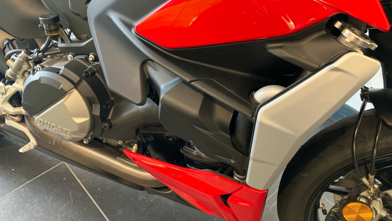 Ducati Streetfighter V2 (22MY)